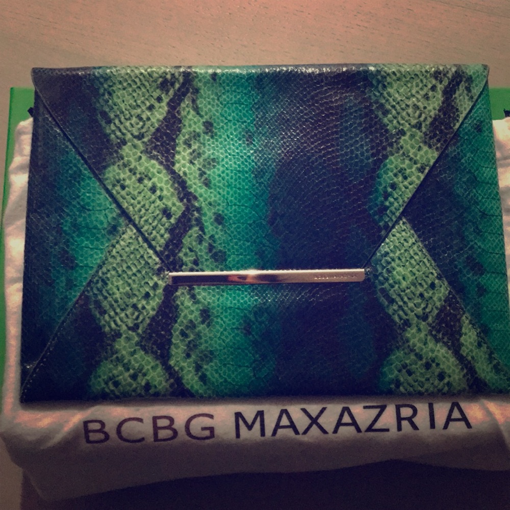 Bcbgmaxazria envelope pouch
